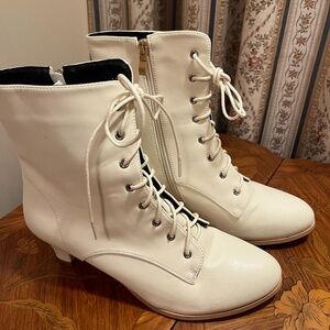 White ankle booties size 40